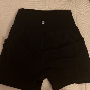 Buff bunny black shorts with pockets